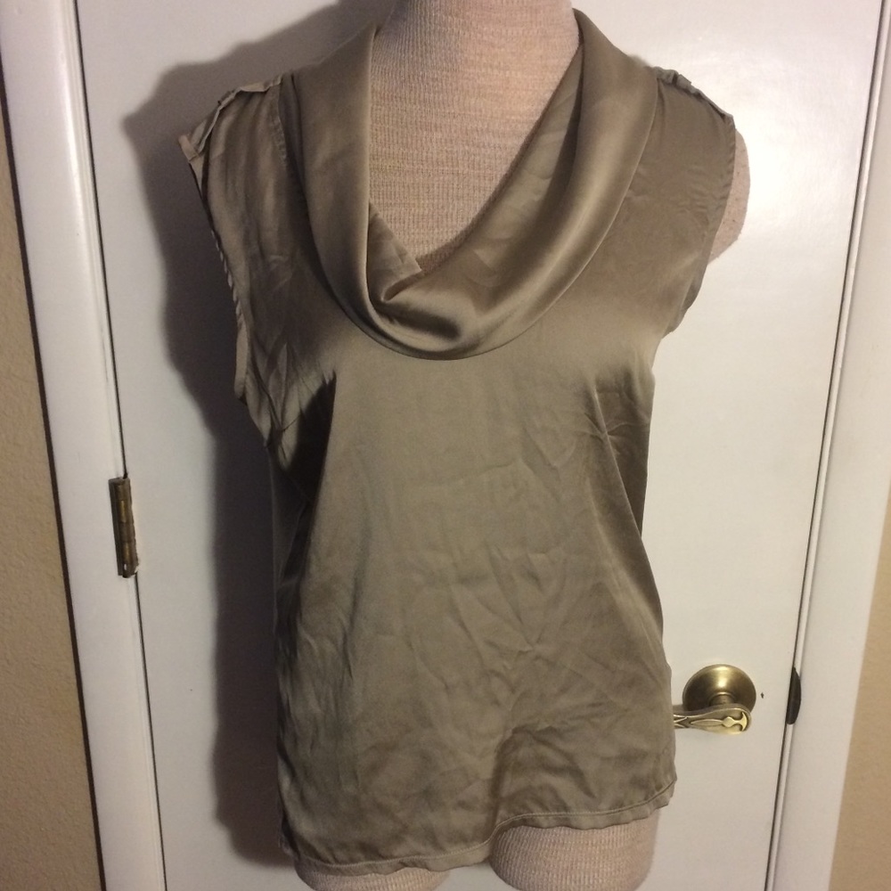 The limited M blouse